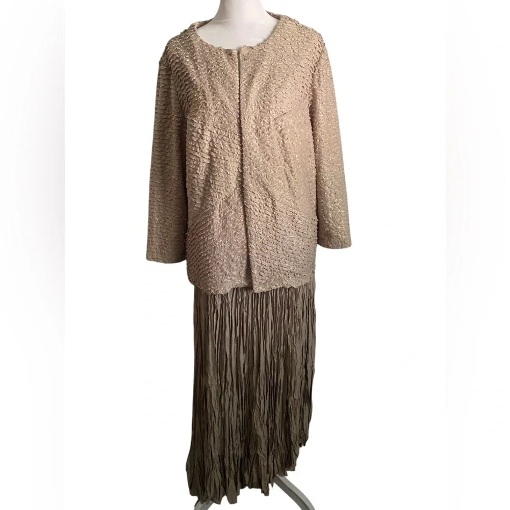 Travelers  by Chico’s 2 women’s suit skirt cardigan size 2